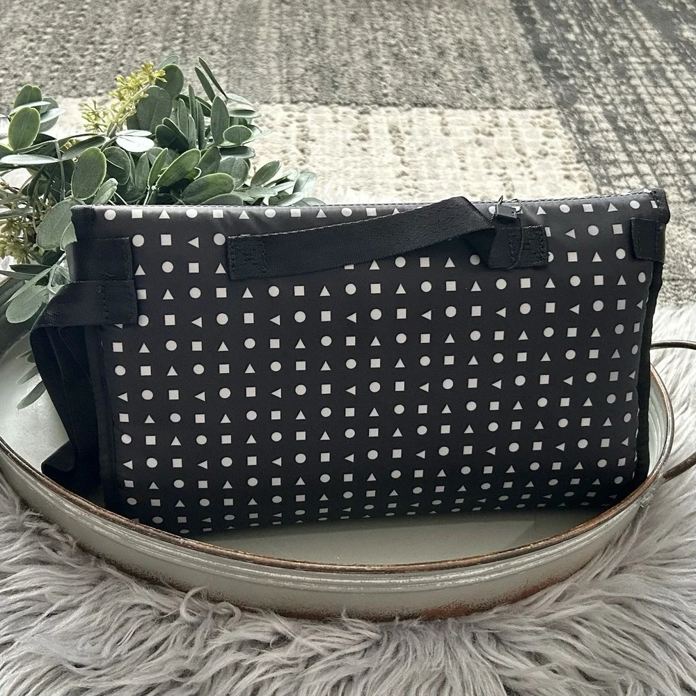 Petunia Pickle Bottom Black‎ Nimble Diaper Clutch/Paci Holder Bundle Neo Geo $85